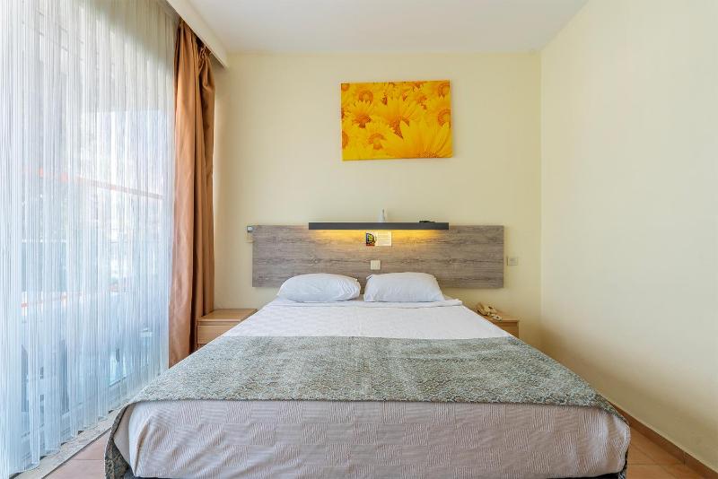 Gallion Hotel - image 28