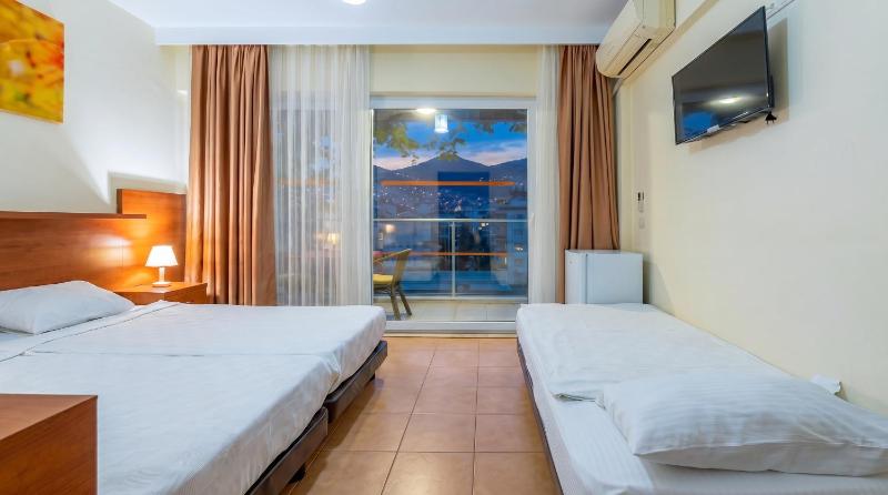 Gallion Hotel - image 3