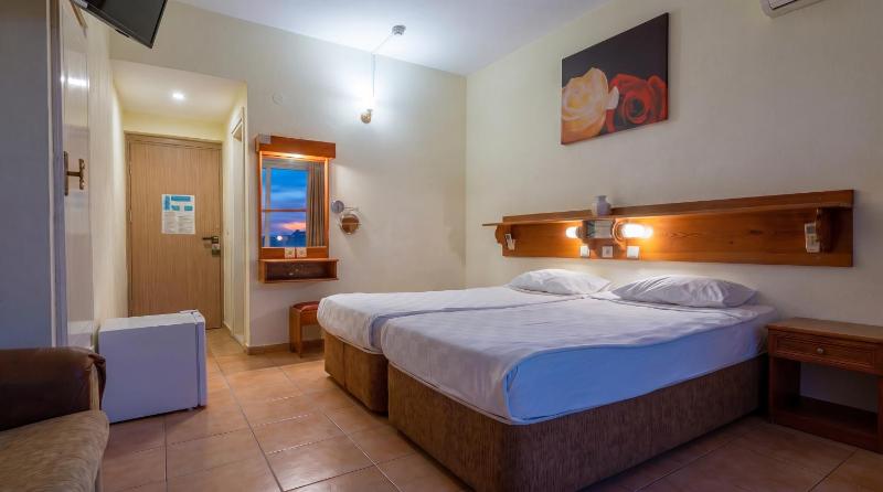 Gallion Hotel - image 17