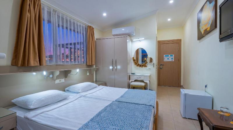 Gallion Hotel - image 16