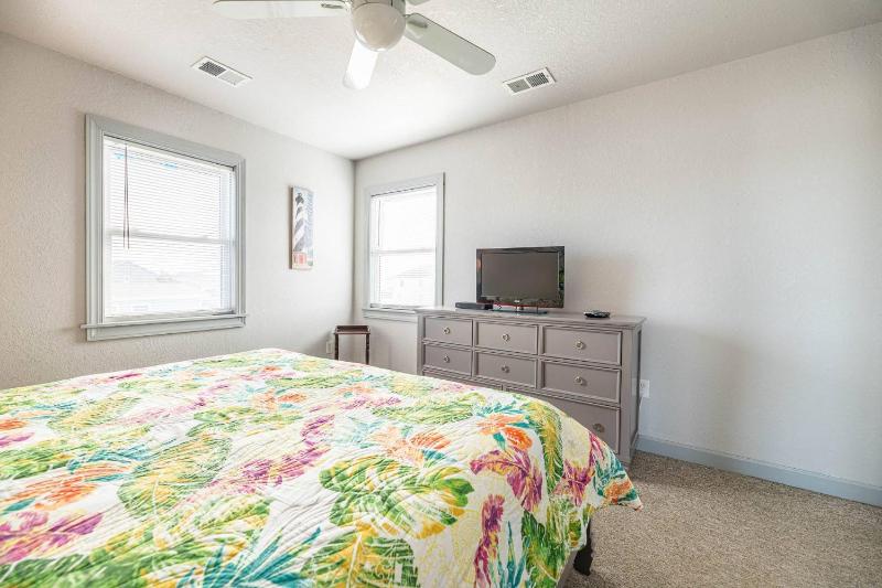 Tapped Out - KDH MP 8 Ocean View 180 Yds to Beach Pool Hot Tub Pets OK Flex Stays - image 4