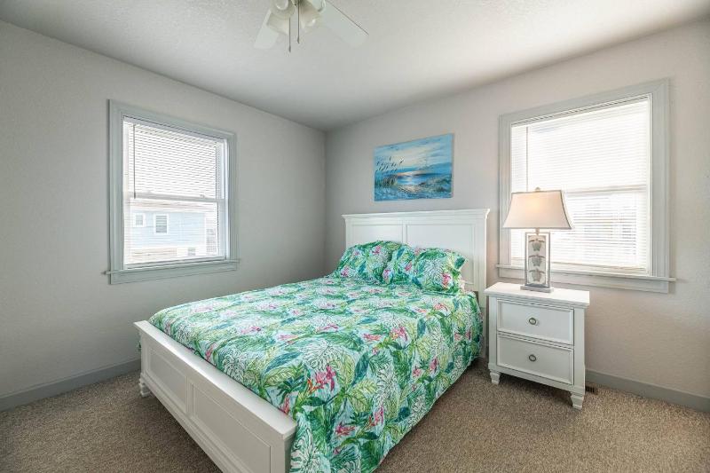Tapped Out - KDH MP 8 Ocean View 180 Yds to Beach Pool Hot Tub Pets OK Flex Stays - image 9
