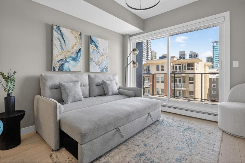 Downtown 2BR AC Mins to Saddledome - image 16