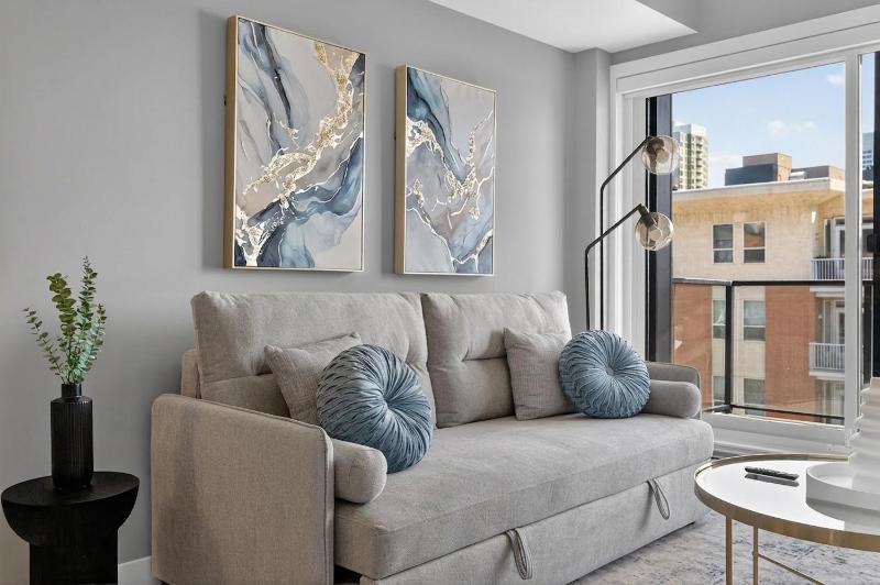 Downtown 2BR AC Mins to Saddledome - image 15