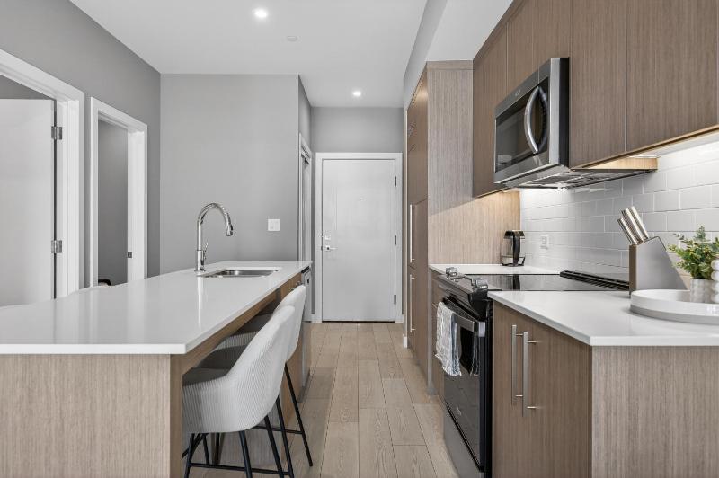 Downtown 2BR AC Mins to Saddledome - image 3
