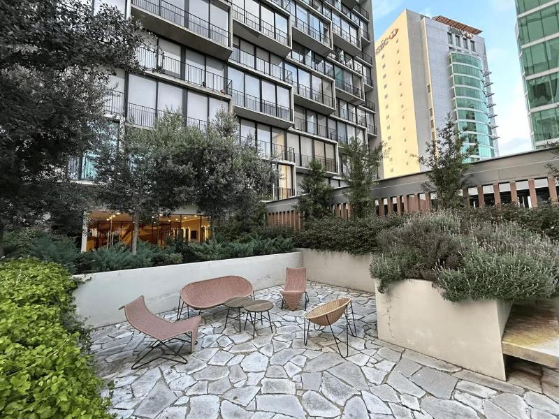Executive Suite Rooftop Pool Workspace IKan HUB - image 16