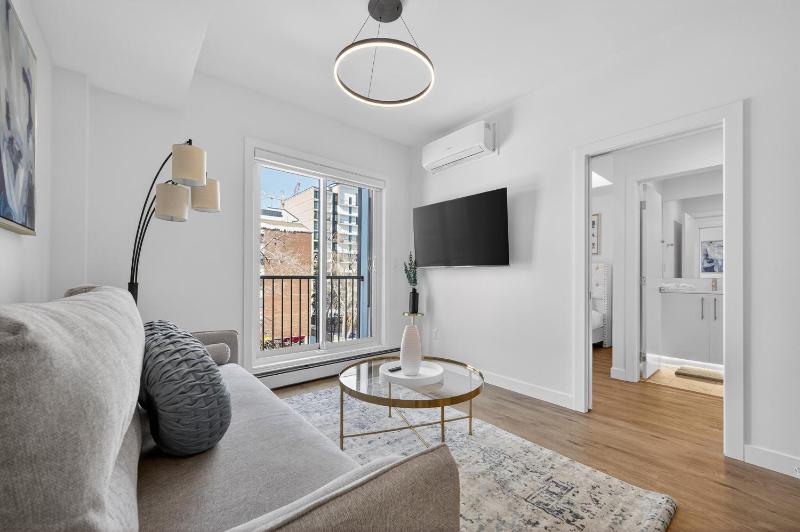 2BR | Downtown | AC | Mins to Saddledome - image 15