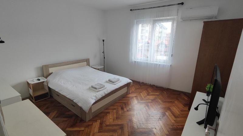 M Apartment - image 11
