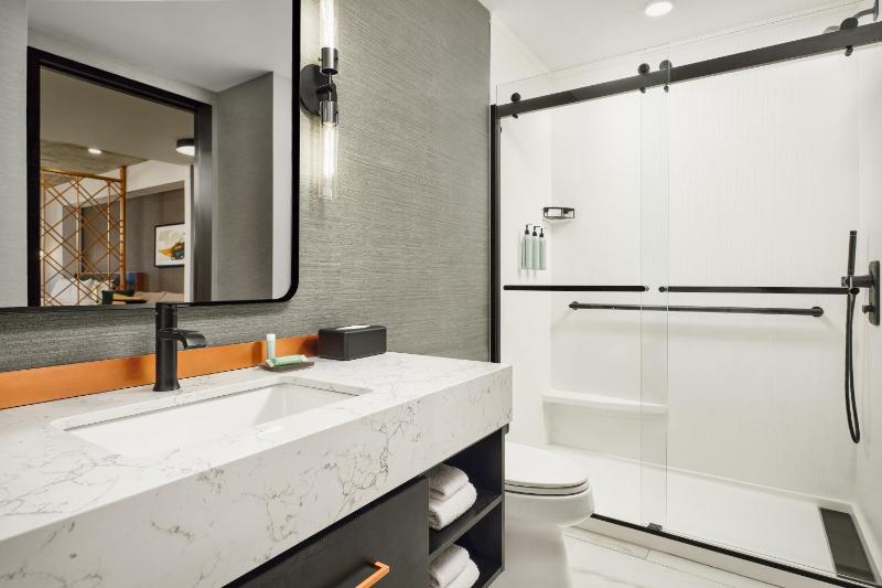 Apiary Hotel Belleview Station Denver - image 48