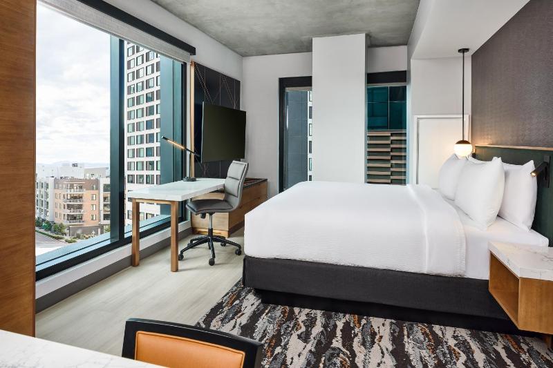 Apiary Hotel Belleview Station Denver - image 30
