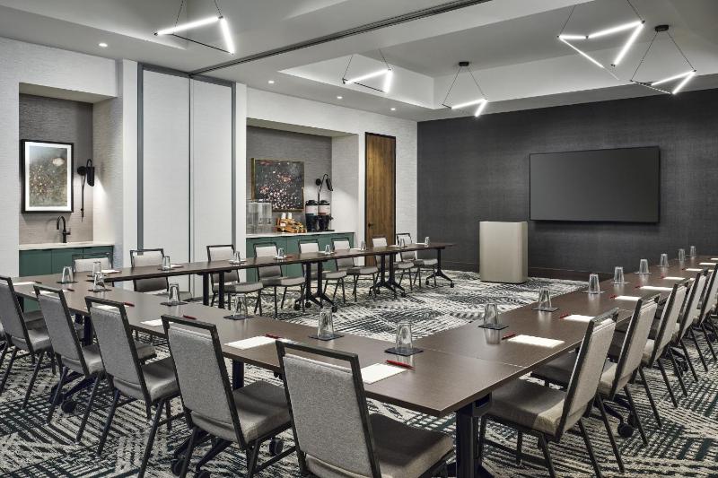 Apiary Hotel Belleview Station Denver - image 36