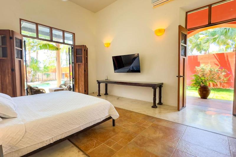 Family 3 bdrm Hacienda House in Centro - image 6