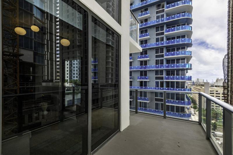 Comfortable 2BR in Miami Worldcenter 1407 - image 11