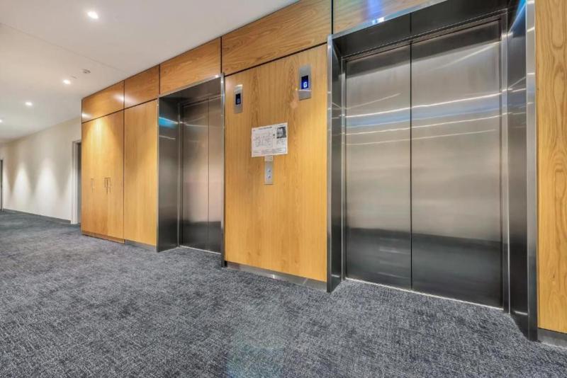 Vision 1BR Apartment – Square View & Parking - image 2