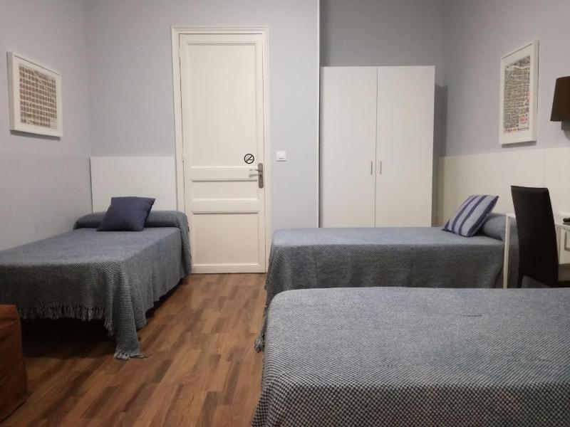 Hostal Lesseps - image 11
