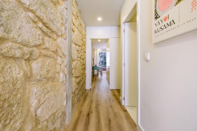 Magnolia 2 Luxury with AC Metro Downtown Porto - image 11