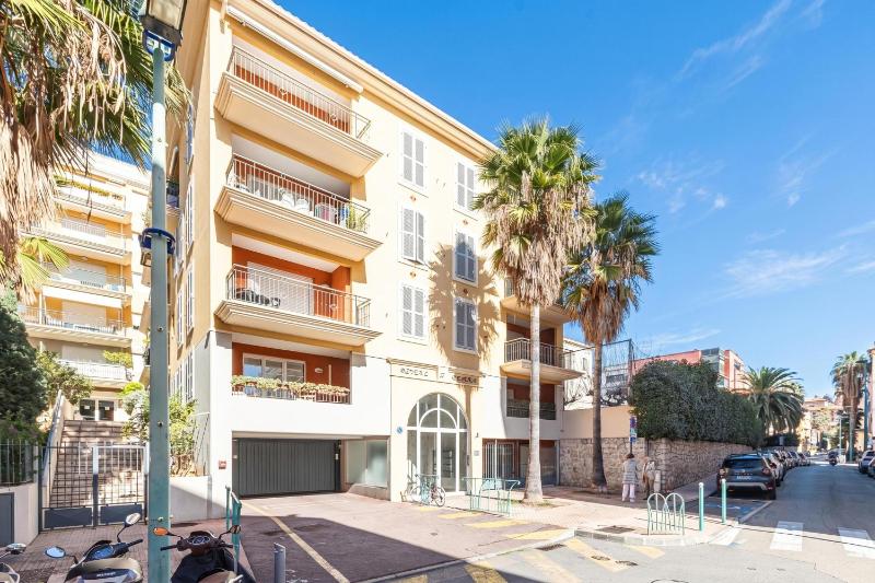 Royale Sejour - Apt - Happy Rentals - image 12