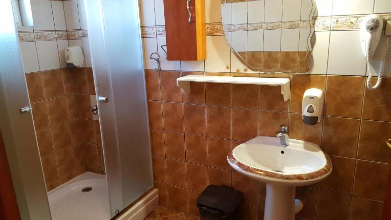 Double Room image 3