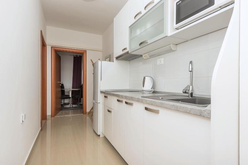 Apartments with parking space Makarska - 25826 - image 13