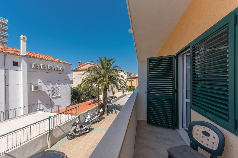Apartments with parking space Makarska - 25826 - image 12