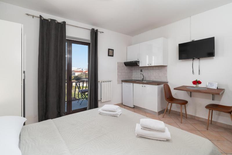 Apartments by the sea Bibinje Zadar - 25551 - image 25