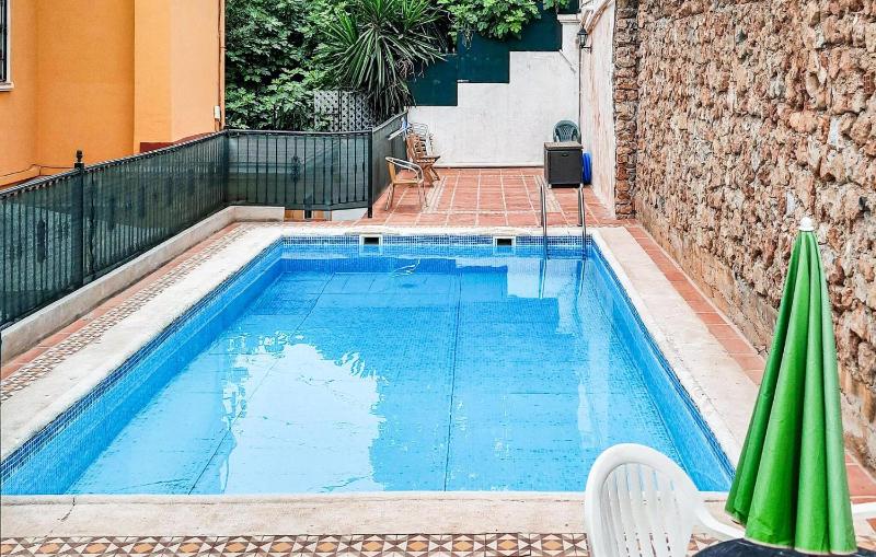 Beach Front Apartment In Torremolinos - image 14