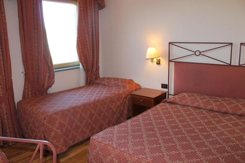 Quadruple Room image 4