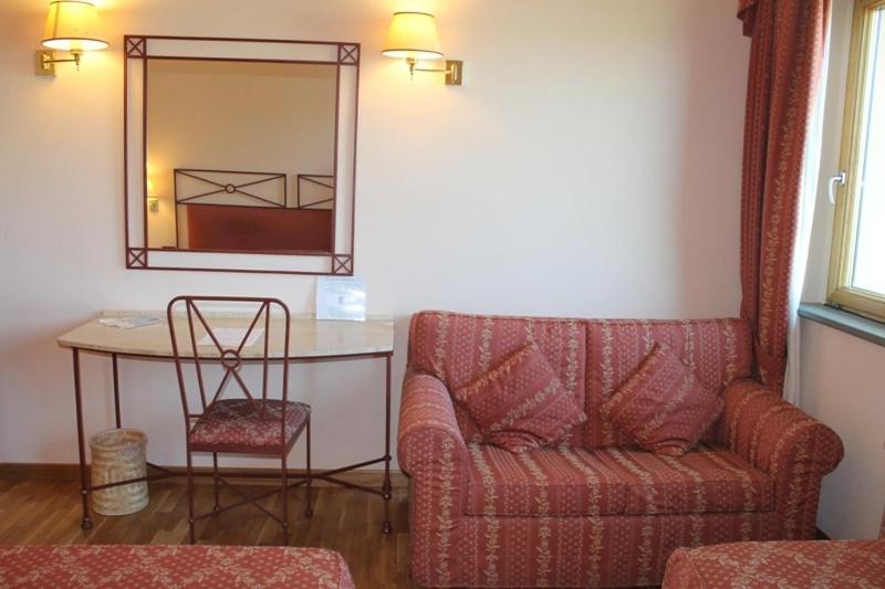 Quadruple Room image 2