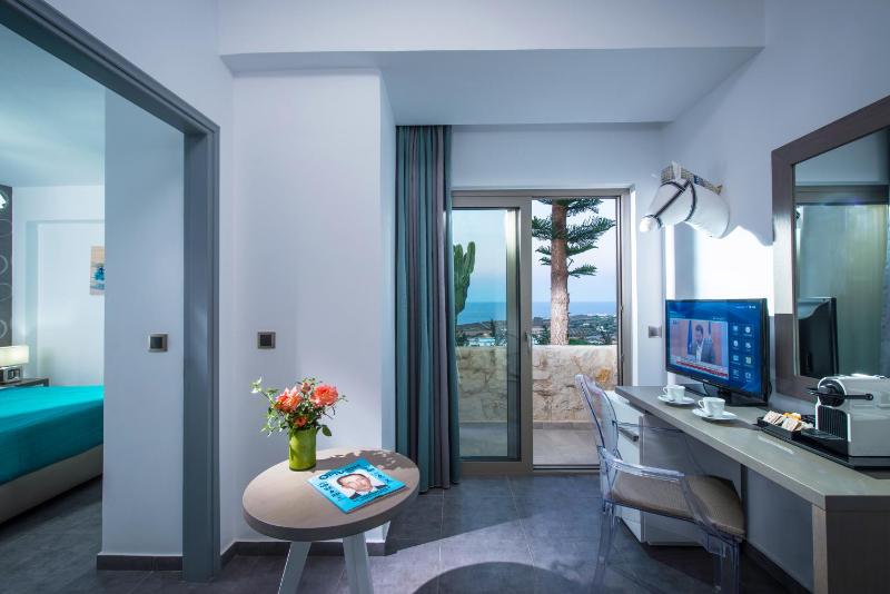 Superior Suite with Sea View (2-3 Adults) image 1