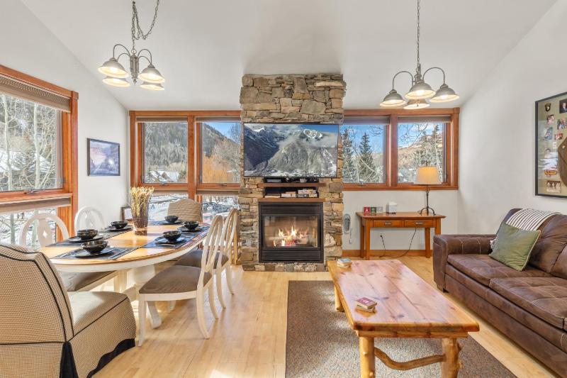 Twin Lodge 337 & 338 - Liftside and Hot Tubs Access - image 40