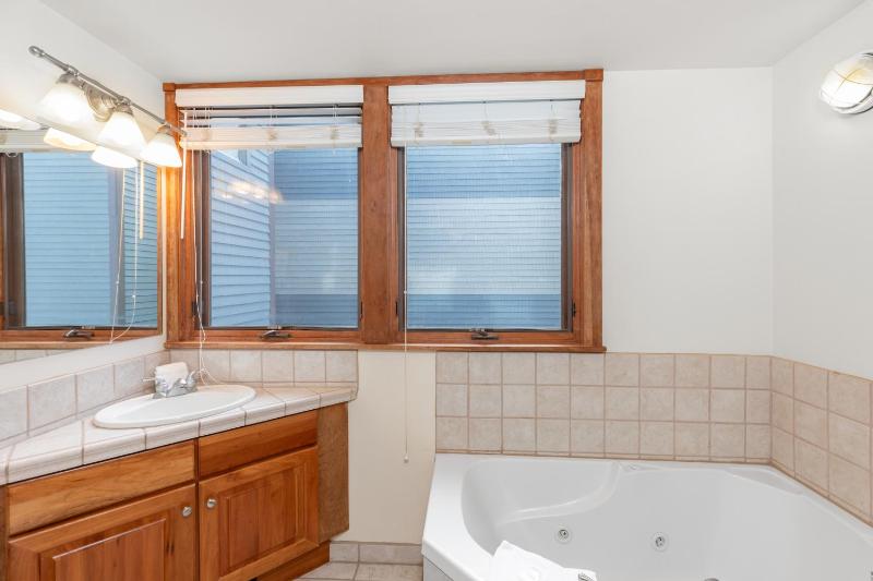 Twin Lodge 337 & 338 - Liftside and Hot Tubs Access - image 32