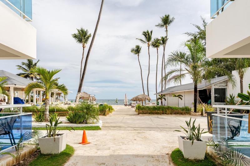 The Caribbean dream direct to the sand and the sea - image 43