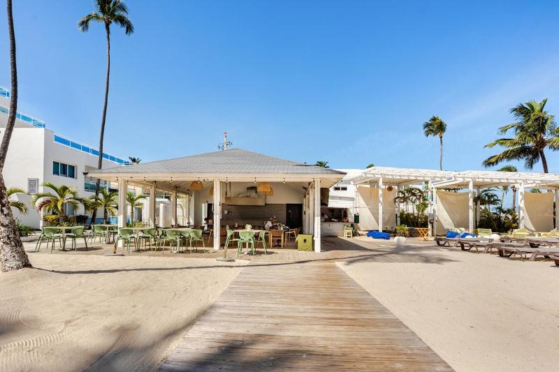 Beachfront direct beach access - image 22