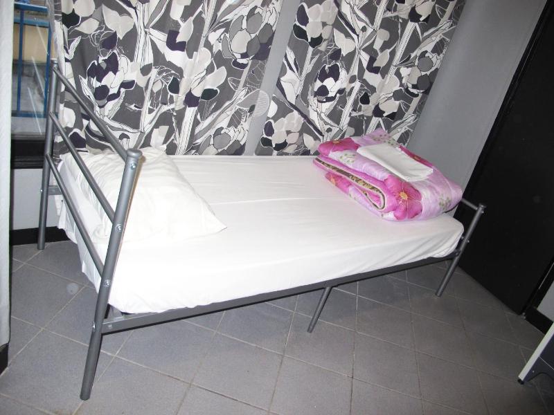 Bed in 4-Bed Mixed Dormitory Room image 1