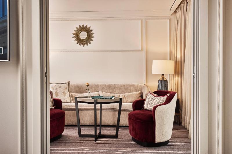 Britannia Hotel - image 25