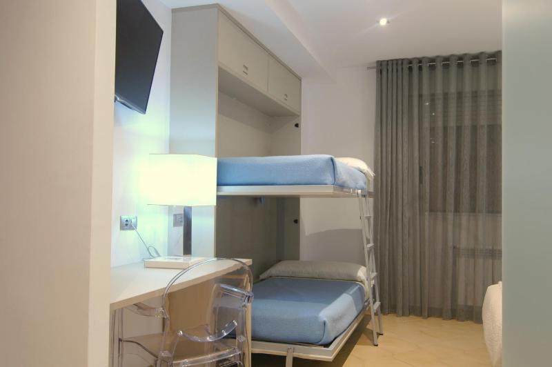 Quadruple Room image 2