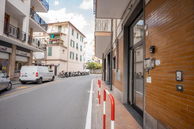 Casa Maestrale - Elegante con Balcone Vista Mare - image 17