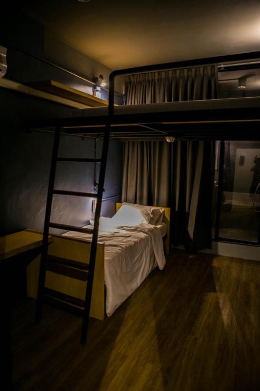 Triple Room with Private Bathroom image 4