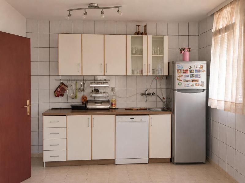 Sunny Nest 3-Bedroom Bar - image 11