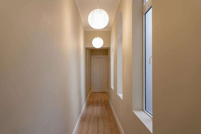 Traditional chic 2 bedroom apartment with Seaview LDEM1-5 - image 13