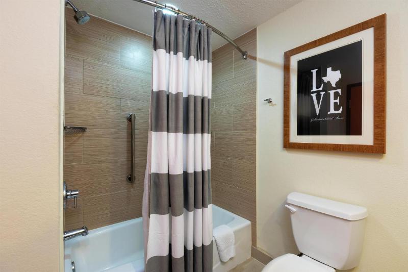 DoubleTree By Hilton Hotel Galveston Beach - image 34
