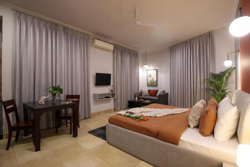 Studio Serviced Apartments near Fortis Hospital - image 20