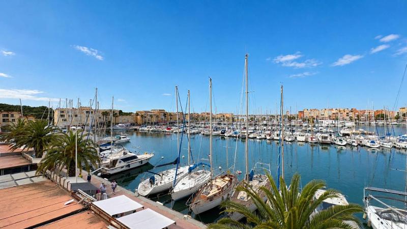 Appartement avec vue bateaux - piscine et tennis GN050-692 - image 9