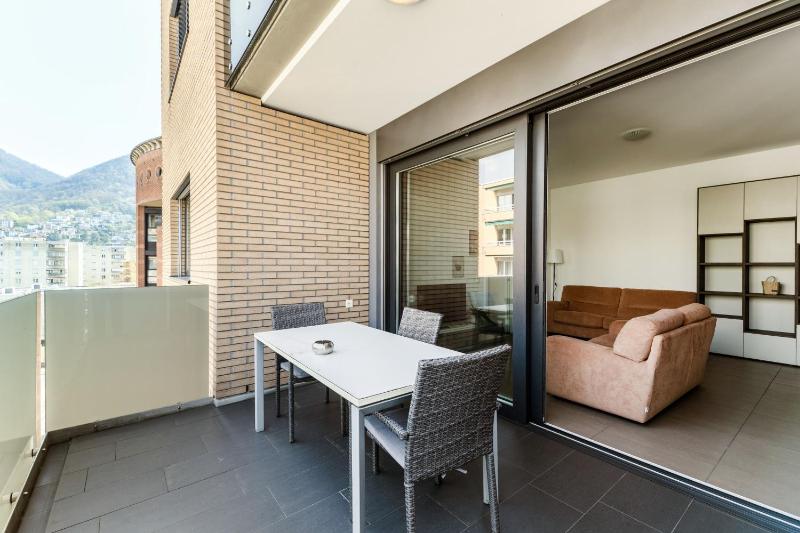 Mola Apartments Lugano by Quokka 360 - Terrace and Parking - image 22