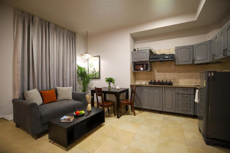 BedChambers Serviced Apartments Near Golf Course Road - image 5