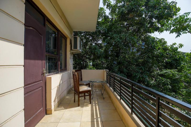 BedChambers Serviced Apartments Near Golf Course Road - image 25