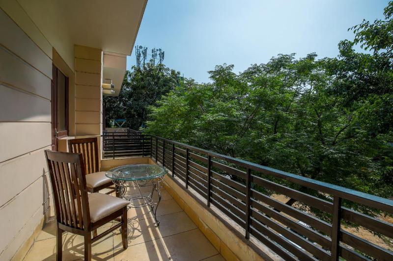 BedChambers Serviced Apartments Near Golf Course Road - image 7
