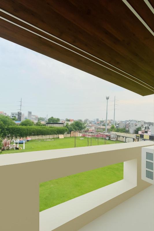 Townhouse Dream Hotel - image 17