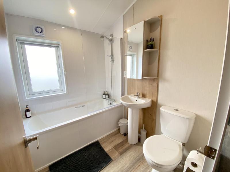 The Buttercup Lodge - image 4