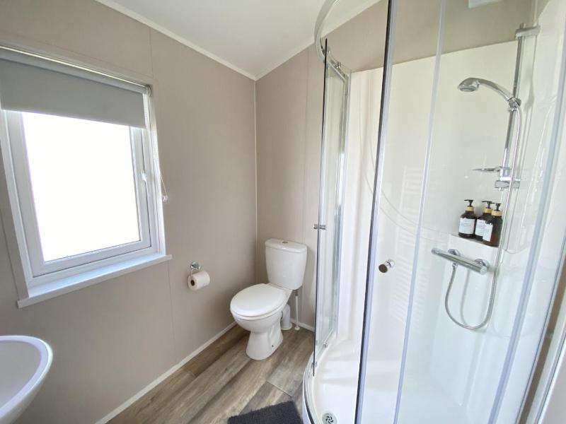 The Buttercup Lodge - image 16